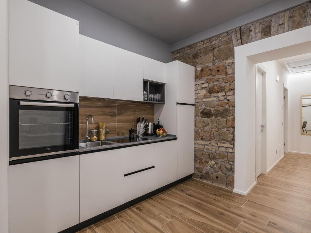 The Best Rent - Modern Three-Bedroom Apartment A Few Steps From The Colosseum Exteriör bild