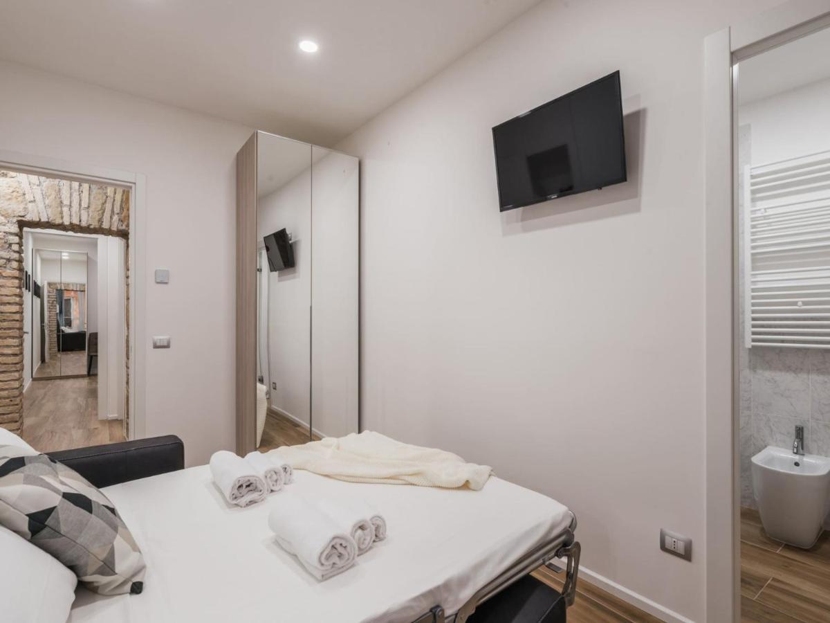 The Best Rent - Modern Three-Bedroom Apartment A Few Steps From The Colosseum Exteriör bild