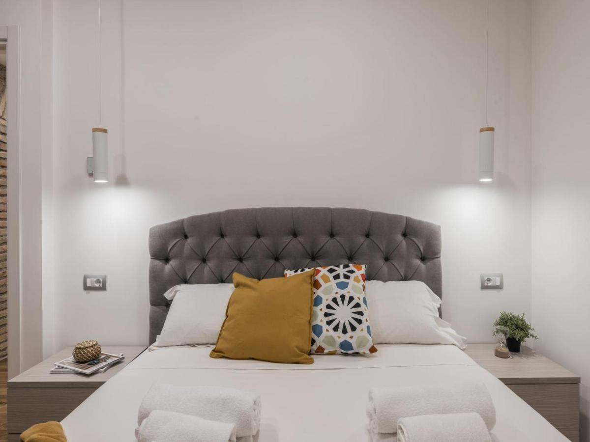 The Best Rent - Modern Three-Bedroom Apartment A Few Steps From The Colosseum Exteriör bild
