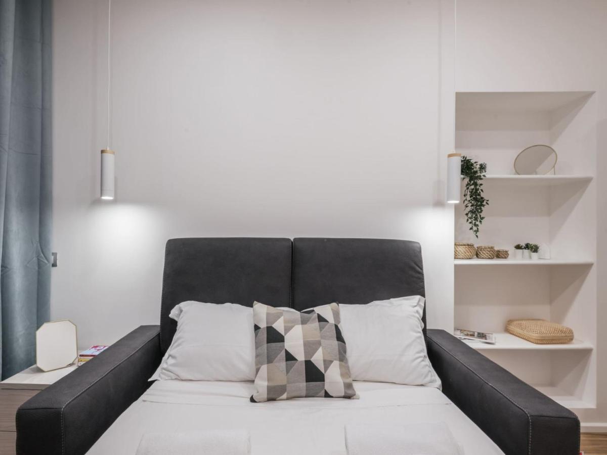 The Best Rent - Modern Three-Bedroom Apartment A Few Steps From The Colosseum Exteriör bild