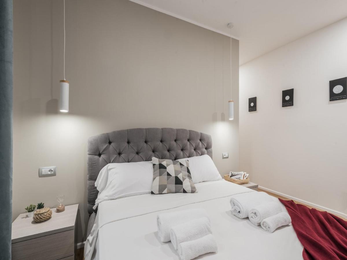 The Best Rent - Modern Three-Bedroom Apartment A Few Steps From The Colosseum Exteriör bild